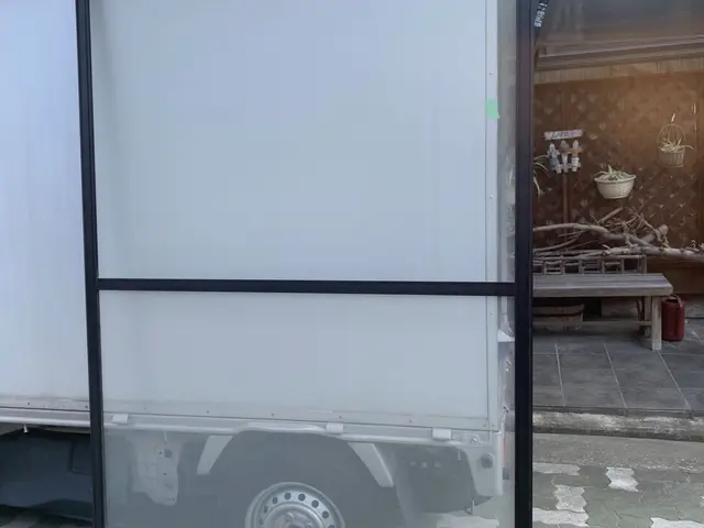 【☆新品靴下とスリッパ持参で伺う職人です☆】2枚目以降半額！新調も別料金で対応！サービスの画像