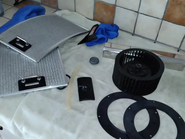 手に負えない汚れ解決！油汚れ、もう悩まない！プロの技でレンジフードをピカピカ☆彡サービスの画像