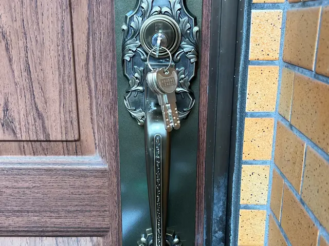 鍵の交換取付行います　鍵の準備も行います　土日祝も対応可能ですサービスの画像