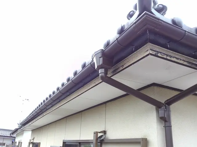 ポタポタ、ビシャビシャ、スッキリ解消！屋根、雨どい、外壁、住まい外回り専門修理店サービスの画像