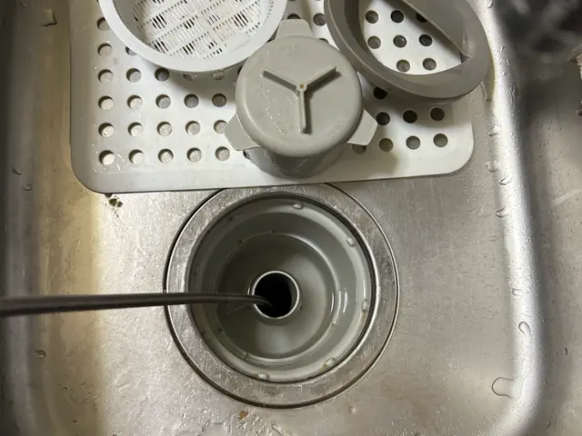 業界歴15年！　排水詰まり時の24時間緊急対応可！エンジン式強力高圧洗浄機使用サービスの画像