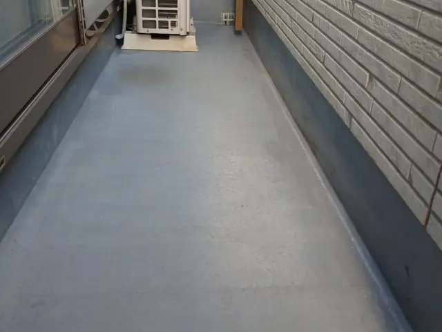 駐車場・ベランダ･玄関など、おウチの顔である外回りをクリーニング！サービスの画像