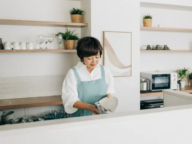 家事を任せて　暮らしにゆとりと　家族のだんらんを。サービスの画像