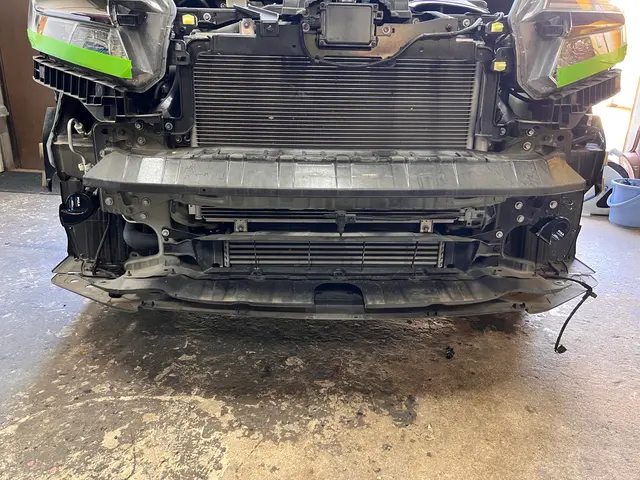 ホーンの修理交換作業、国産車に限ります。車種によりお受けできない場合がございますサービスの画像