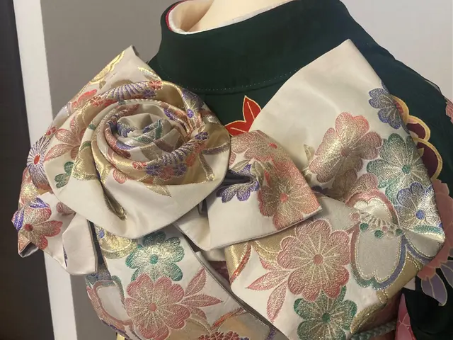 ★着付け師範の店長が対応★振袖、留袖、訪問着　丁寧に心地よいお着付け