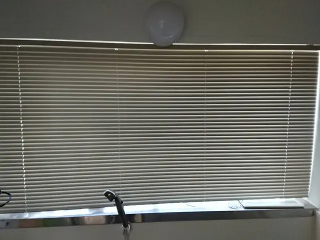 カーテンレール、ブラインド、ロールスクリーン取り付けお任せ下さい！サービスの画像