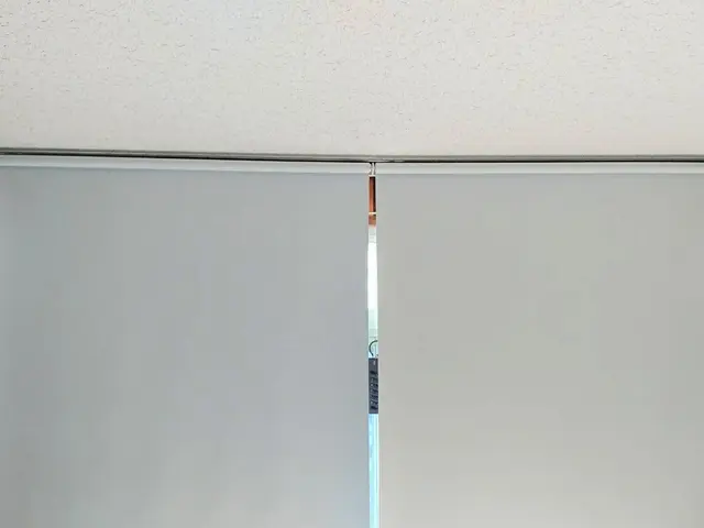 カーテンレール、ブラインド、ロールスクリーン取り付けお任せ下さい！サービスの画像