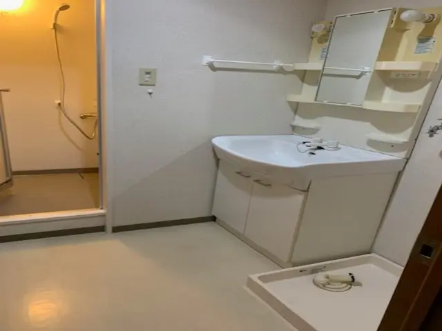 年に一度はおウチ全体を綺麗にしませんか！水廻りとか床、窓ガラスとサッシその他を！サービスの画像