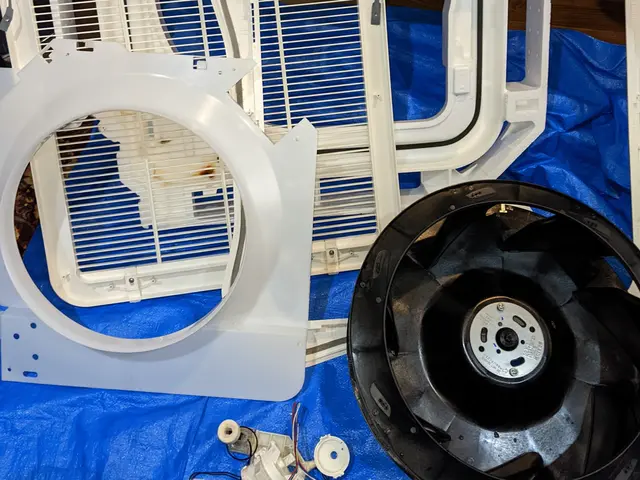 業務用エアコンお任せ下さい！男女3名施工！防カビサービス中！損害保険加入店！サービスの画像