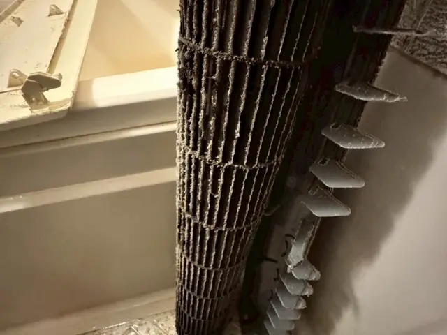 月200台の豊富な実績！プロ2名体制90分完了の完全分解洗浄サービスの画像