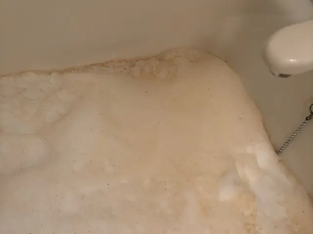 風呂釜追い焚き配管内部の菌や皮脂，汚れをしっかり除去します！浴室セットは3万円！サービスの画像