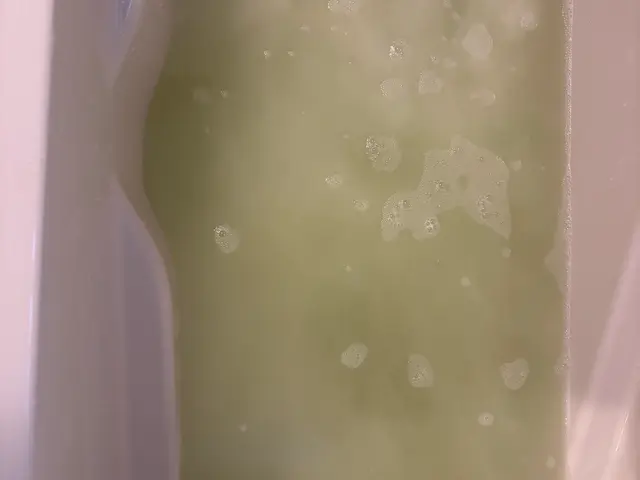 風呂釜追い焚き配管内部の菌や皮脂，汚れをしっかり除去します！浴室セットは3万円！サービスの画像