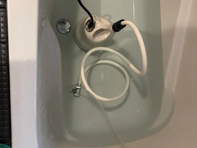 風呂釜追い焚き配管内部の菌や皮脂，汚れをしっかり除去します！浴室セットは3万円！サービスの画像