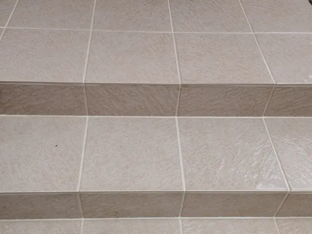 【年中無休】玄関・階段タイルクリーニング承っております。サービスの画像