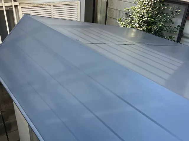 物置塗装しますサービスの画像