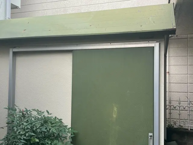 物置塗装しますサービスの画像