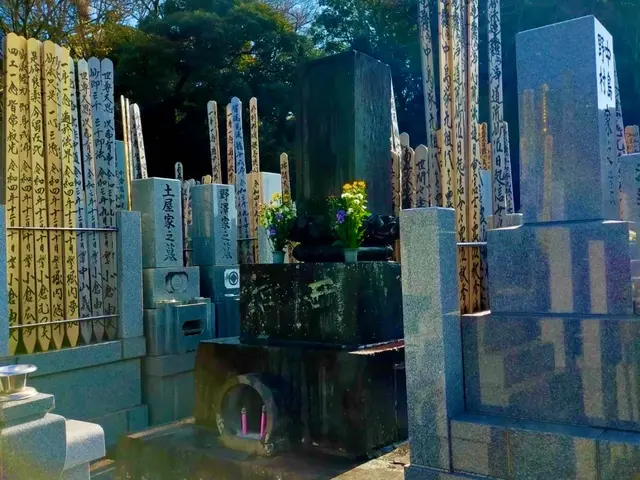 【お墓参り】【お墓簡易清掃】【祖父がお寺さんの為お経も無料にて可】【遠方相談可】サービスの画像