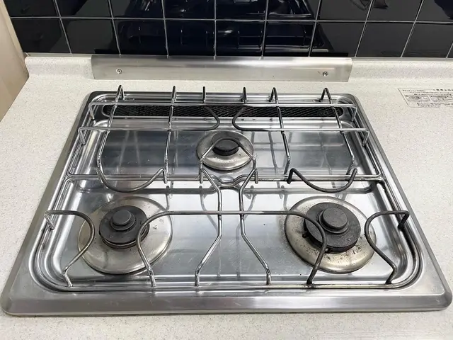 ①換気扇②コンロ③魚焼きグリル④シンク⑤キッチン壁⑥調理台のセット価格ですサービスの画像