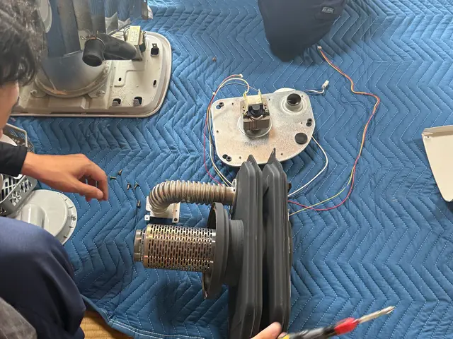 分解掃除お受け致します☆取り外し、取り付け無料サービス中◎損害保険加入済み！！サービスの画像