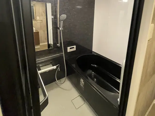 【プロの浴室清掃！】エプロン洗浄/鏡研磨/仕上り保証サービスの画像