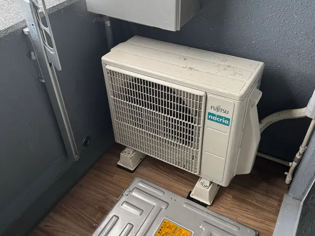 【最短当日お伺い】鳩避けネットや徹底清掃！プロの技術でベランダの平和を取り戻す！サービスの画像