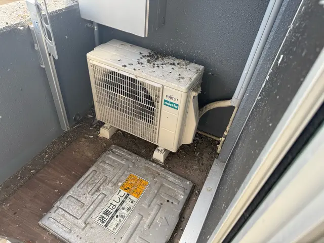 【最短当日お伺い】鳩避けネットや徹底清掃！プロの技術でベランダの平和を取り戻す！サービスの画像