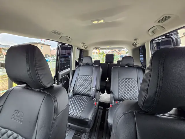 年中無休 24時間対応 シートカバー取付致します！その他電装品もご相談下さい！サービスの画像