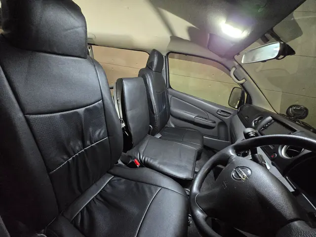 年中無休 24時間対応 シートカバー取付致します！その他電装品もご相談下さい！サービスの画像