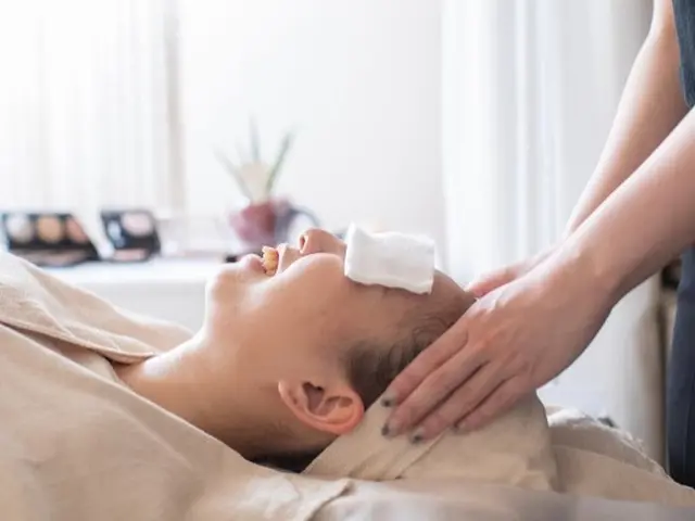 アロマトリートメント・リフレクソロジー・ドライヘッドスパサービスの画像