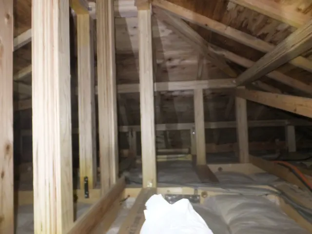 既存住宅状況調査技術者が診断します、ドローンの一等無人航空機操縦士が調査します！サービスの画像