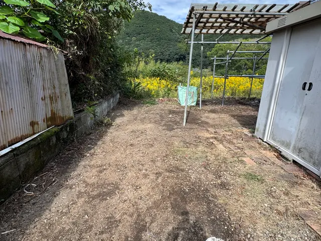 一年の締めくくりと始まりに、庭を整えませんか？急なご対応も承っております。サービスの画像