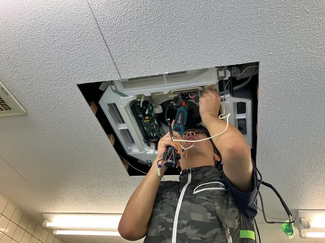 天井埋め込み【店舗や事務所も対応可能】業界大手出身の店長が作業　♢年間1500件サービスの画像