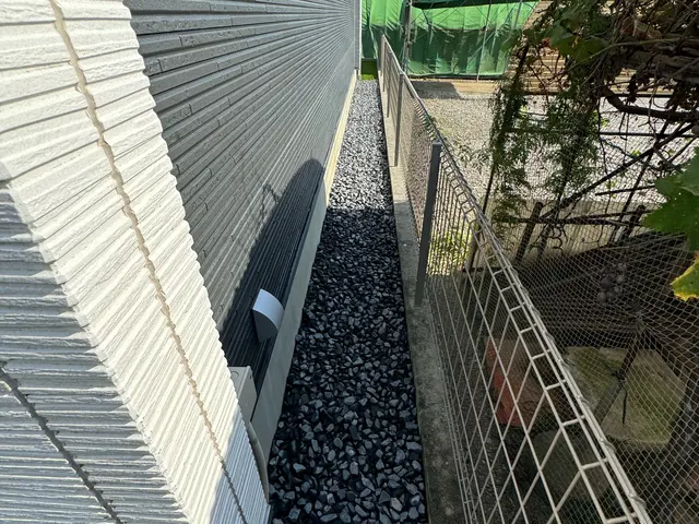 店長の私がすべて対応いたします。砂利敷きで、雑草なしの幸せ快適生活！庭が激変！サービスの画像