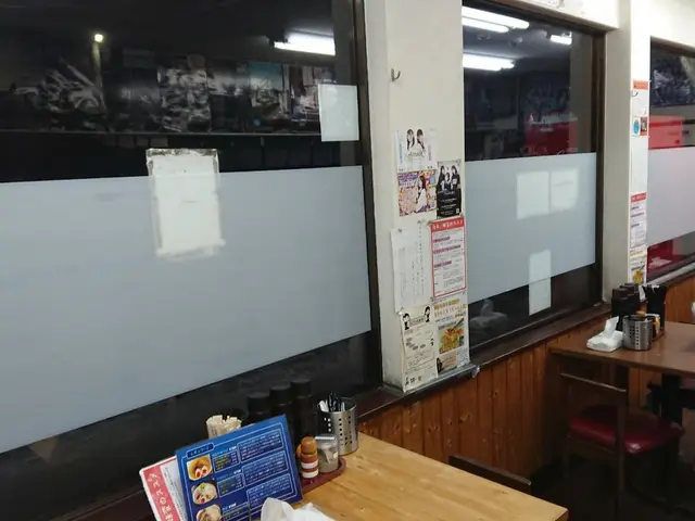 ガラスフィルム貼りお任せ下さい！サービスの画像