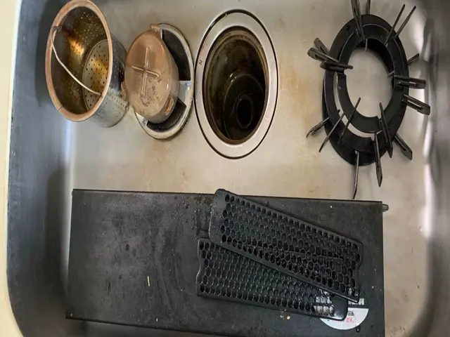 レンジフードとキッチンの油汚れのお掃除をまとめたお得なセットになります。サービスの画像