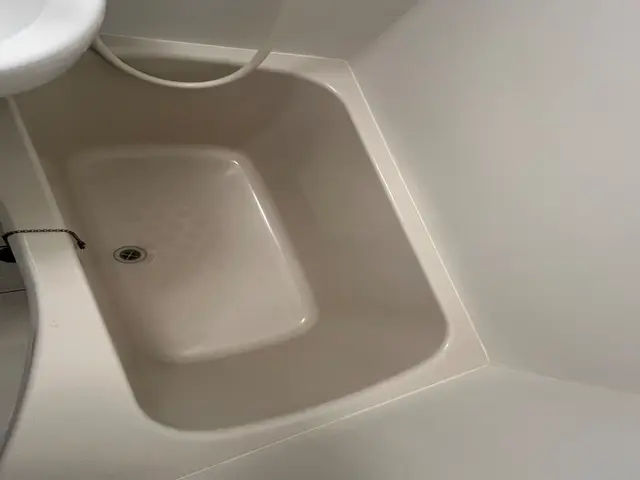 浴室のカルキ、水垢汚れを専用洗剤でスッキリ綺麗にいたします！サービスの画像