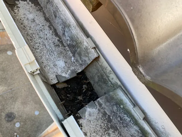 私たち2代目3代目が技術と丁寧な対応で、お客様の大切な住まいを守りますサービスの画像