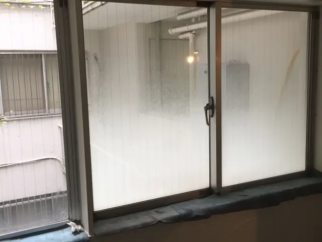 窓ガラスのフィルムを貼ってもしもの時の安心安全を！サービスの画像