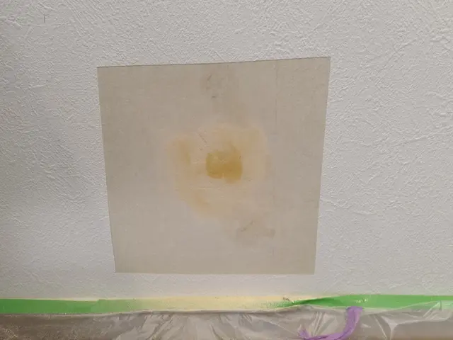 壁に空いた穴を修繕します。無かったかのように！サービスの画像