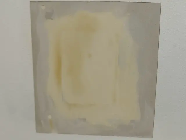 壁に空いた穴を修繕します。無かったかのように！サービスの画像