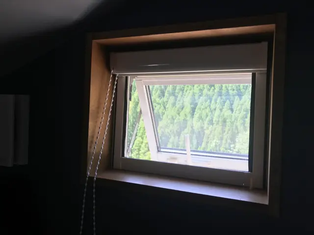 網戸張りに加えて、網戸サッシの制作も取り扱っています。サービスの画像