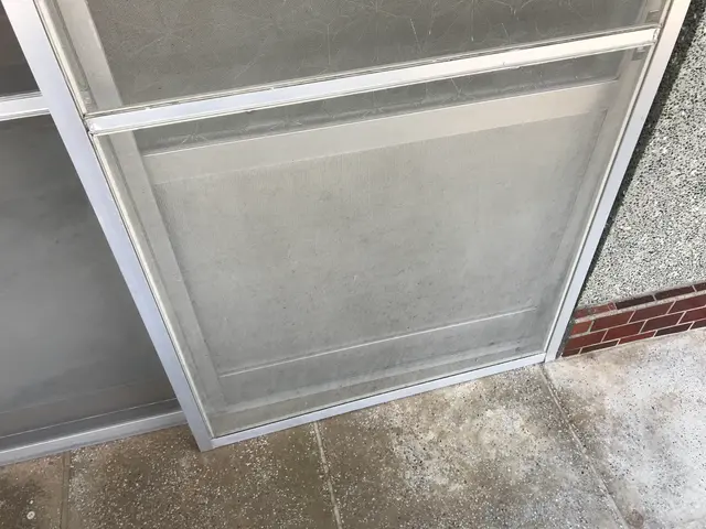 網戸張りに加えて、網戸サッシの制作も取り扱っています。サービスの画像