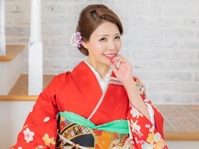 着付け歴25年。ヘアアレンジ込みの金額です。着付けのみの方、七五三の方、割引ありサービスの画像