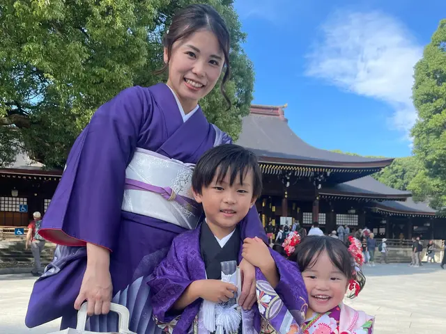 着付け歴25年。ヘアアレンジ込みの金額です。着付けのみの方、七五三の方、割引ありサービスの画像