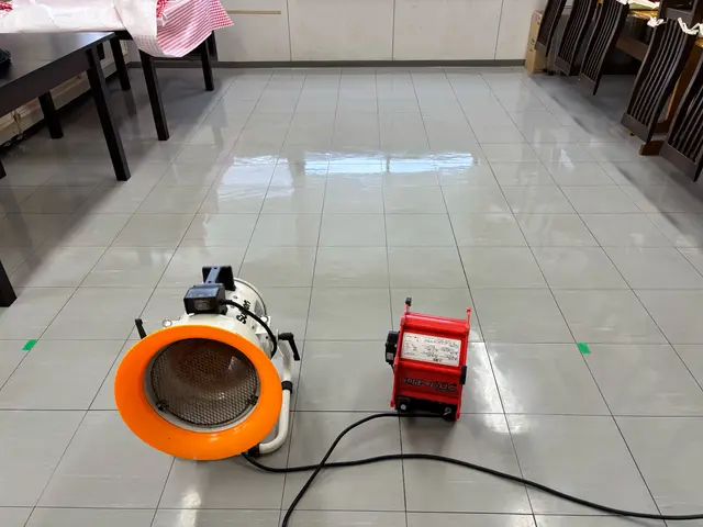 高耐久性フロア専用シリコンコーティングサービスの画像