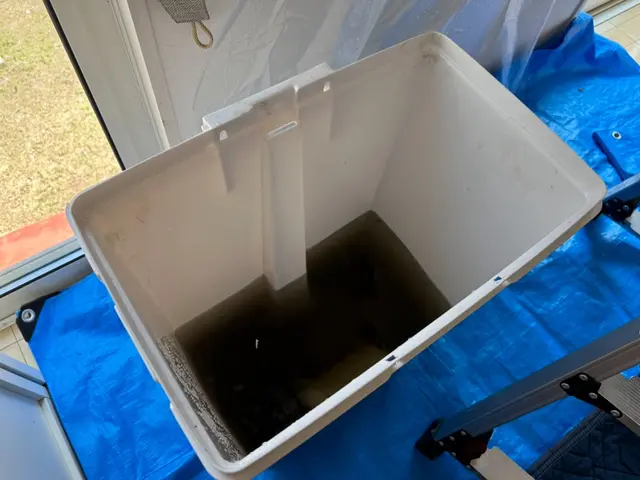 分解高圧洗浄 × 専用薬剤で本格クリーニング。気になるニオイもカビも徹底除去！サービスの画像