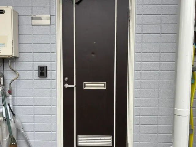 玄関の扉が低価格で綺麗になります！サービスの画像