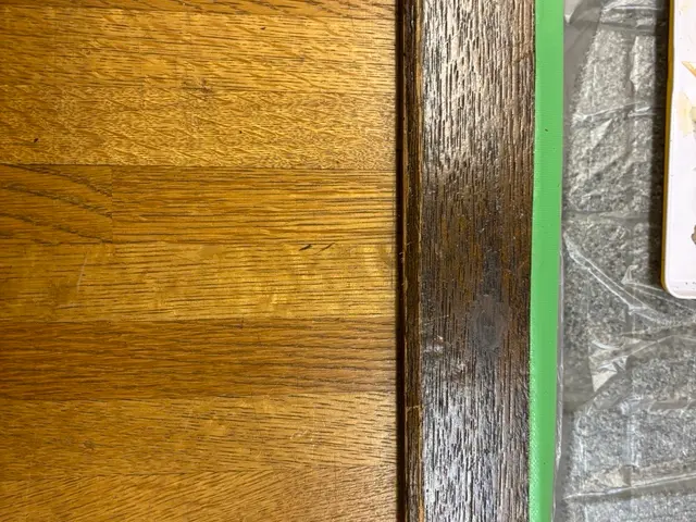 フローリングキズ、欠け、剥がれ、凹み補修サービスの画像