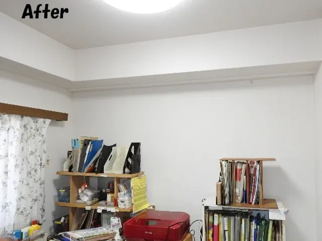 既存の壁紙そのままに、見た目は新品同様☆張替えの約半額で壁紙をキレイに致します。サービスの画像