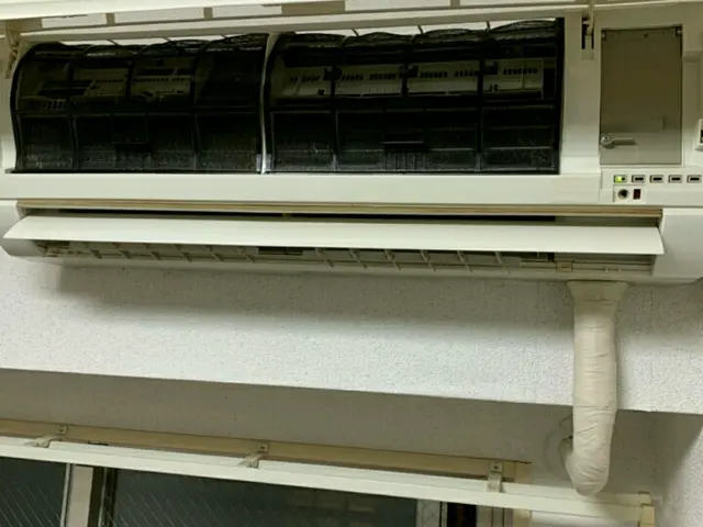 梅雨、夏季到来！高圧洗浄エアコンクリーニング！嫌な匂いカビ除去、24時間対応サービスの画像